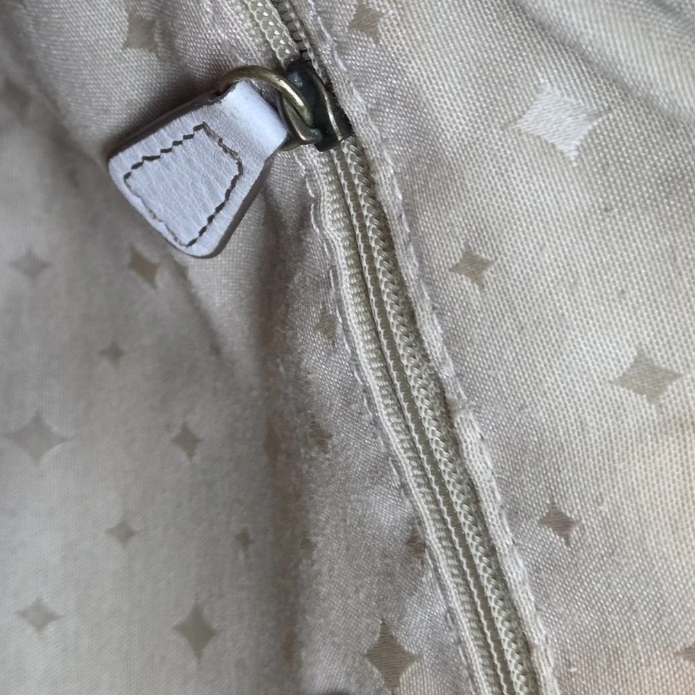 Fossil Hobo Bag Womens OS Pebbled Leather Buckle Front Pocket Shoulder Bag White